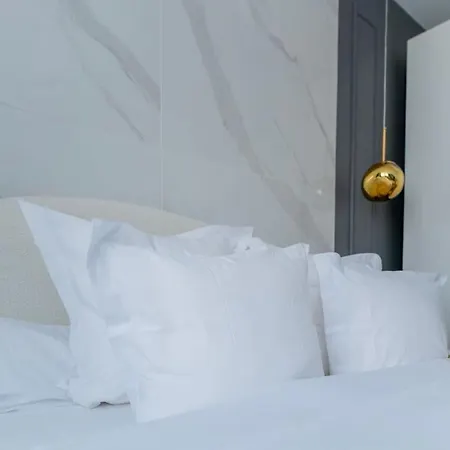 Luxurious With Stylish Design And Comfort - 104 * Parigi